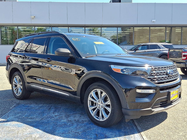 Certified 2023 Ford Explorer XLT w/ Equipment Group 202A AWD/4WD image 25