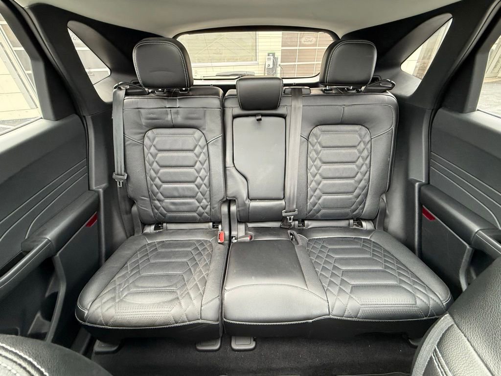 Certified 2023 Ford Escape Platinum w/ Premium Technology Package image 17