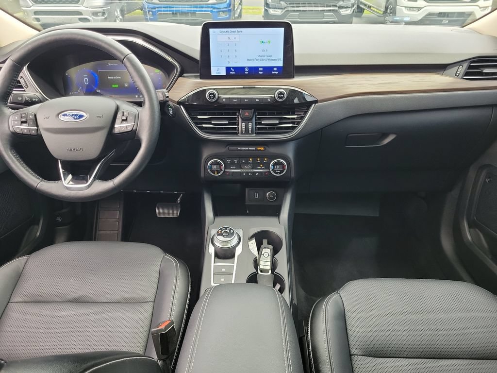 Certified 2020 Ford Escape Titanium w/ Titanium Premium Package 2.0 AWD/4WD image 11