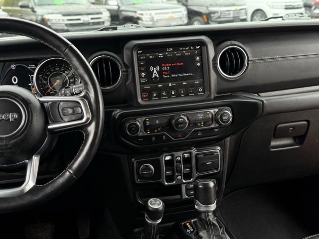 Used 2021 Jeep Wrangler Unlimited Sahara w/ Uconnect 4C Nav & Sound Group AWD/4WD image 23