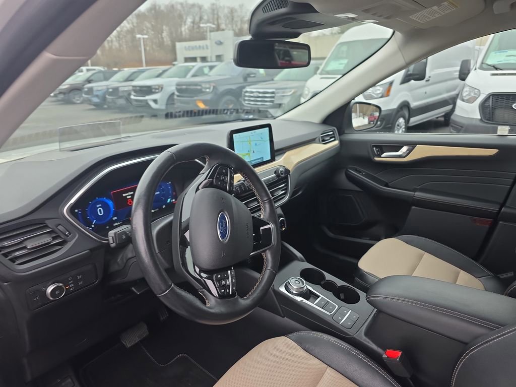 Certified 2022 Ford Escape Titanium w/ Titanium Elite Package image 36