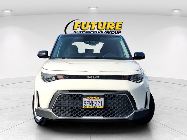 Used 2023 Kia Soul S image 2