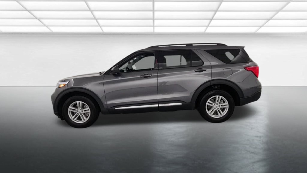 Certified 2024 Ford Explorer XLT w/ Equipment Group 202A AWD/4WD image 6