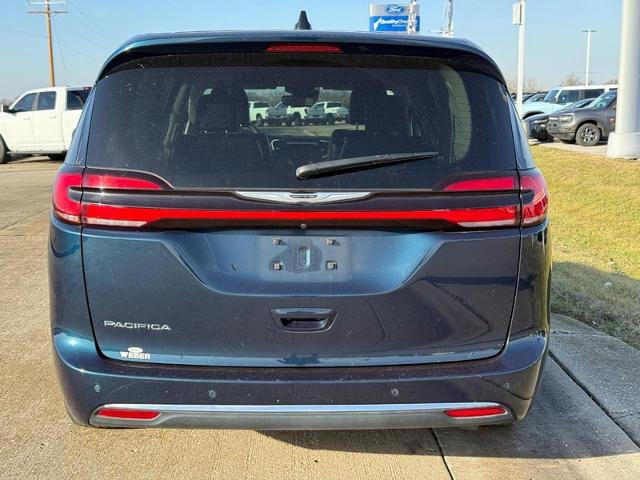 Used 2024 Chrysler Pacifica Touring-L FWD image 4