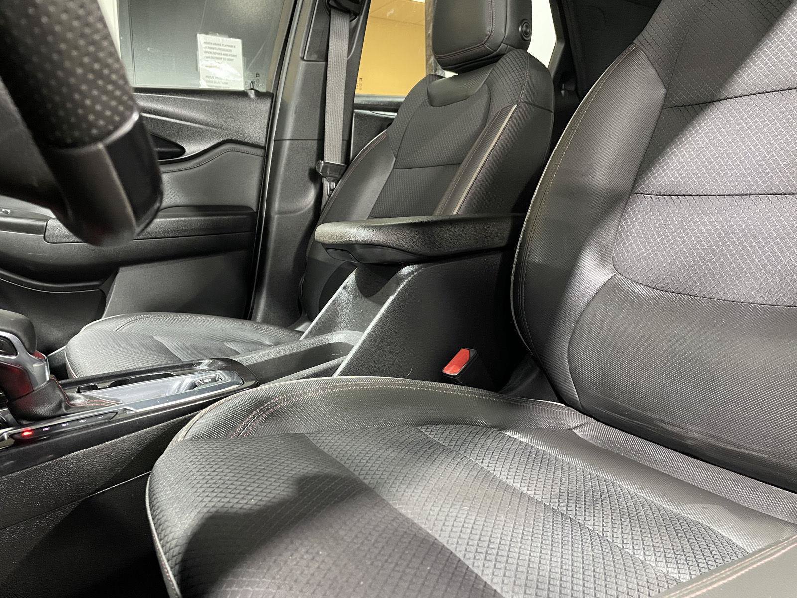 Used 2023 Chevrolet TrailBlazer RS FWD image 32