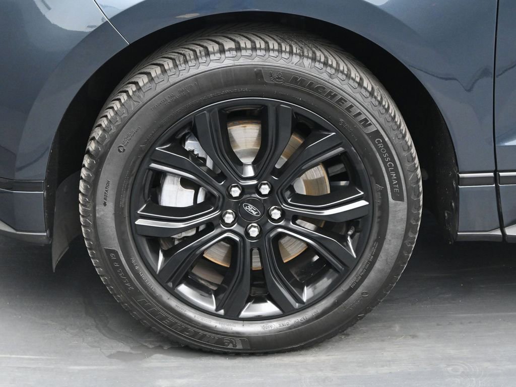 Certified 2022 Ford Edge SE w/ Black Appearance Package image 52
