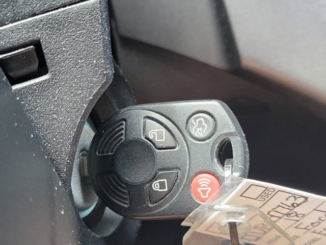 Certified 2018 Ford Escape SEL w/ Ford Safe & Smart Package FWD image 30