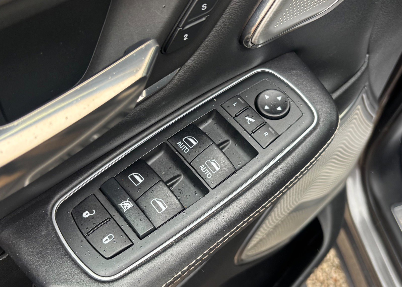 Used 2020 RAM 1500 Limited image 31