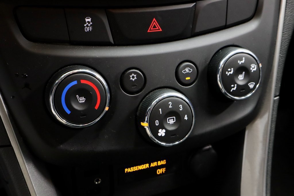 Used 2022 Chevrolet Trax LT w/ Premium Seat Package image 32