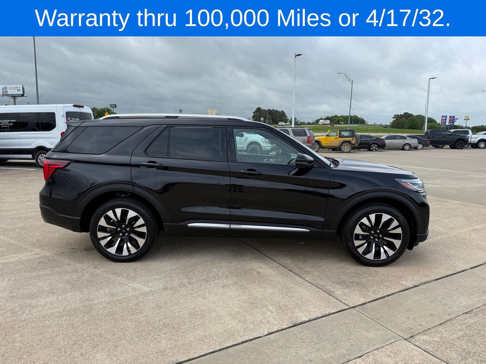 Certified 2025 Ford Explorer Platinum w/ LUX Leather Package AWD/4WD image 4