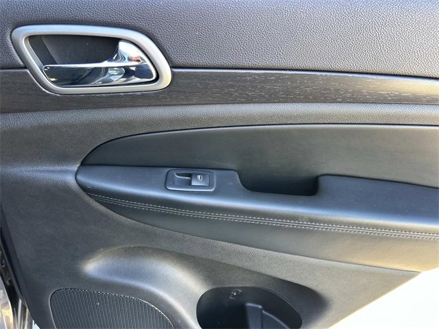 Used 2018 Jeep Grand Cherokee Laredo image 24