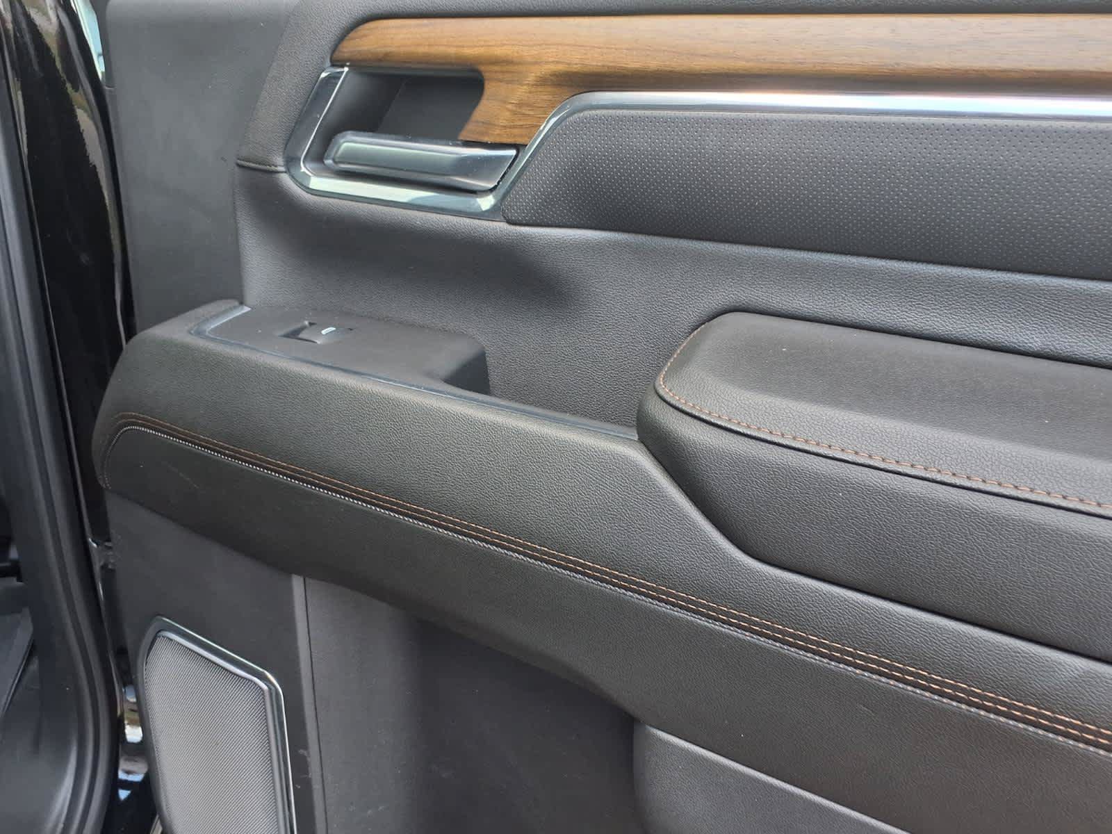 Used 2024 Chevrolet Silverado 2500 High Country w/ High Country Premium Package AWD/4WD image 29