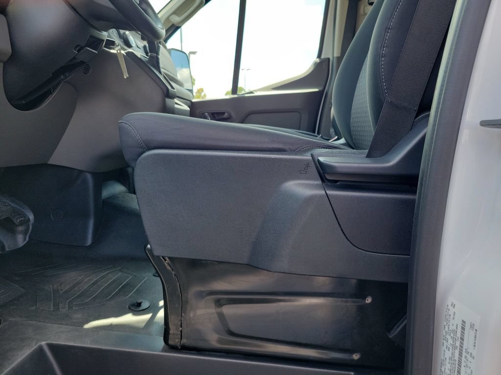 Certified 2025 Ford Transit 250 Low Roof w/ Exterior Upgrade Package RWD image 17