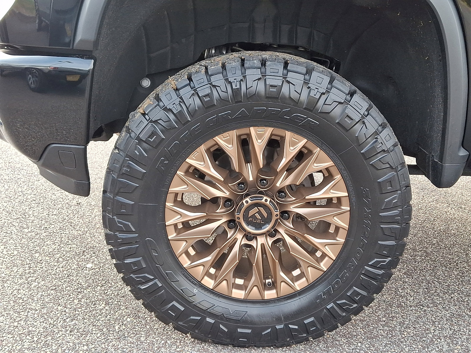 Used 2024 Chevrolet Silverado 2500 ZR2 w/ Snow Plow Prep/Camper Package image 28