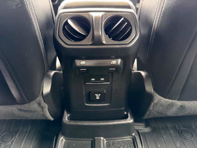 Used 2022 Jeep Wrangler Unlimited Sahara AWD/4WD image 22