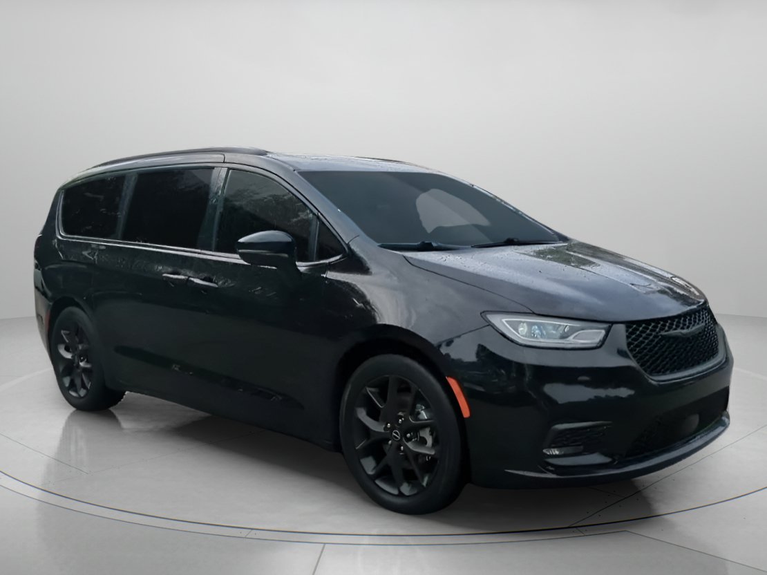 Used 2025 Chrysler Pacifica Limited FWD image 35