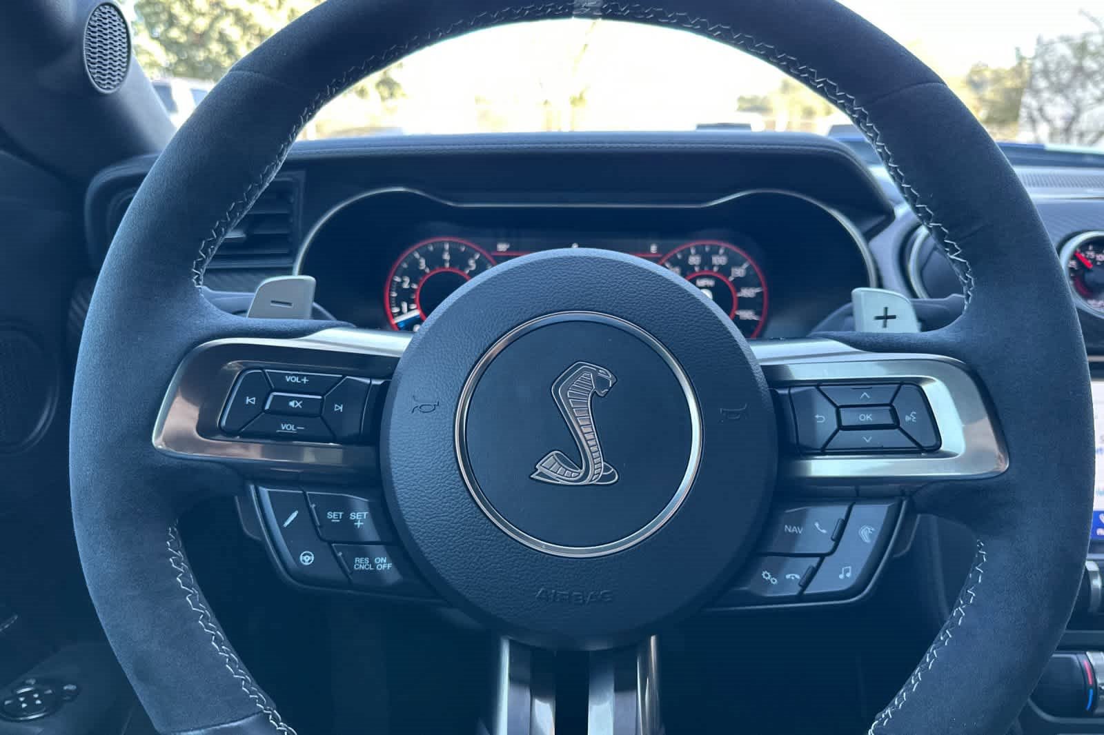 Certified 2020 Ford Mustang Shelby GT500 w/ Carbon Fiber Track Pack image 24