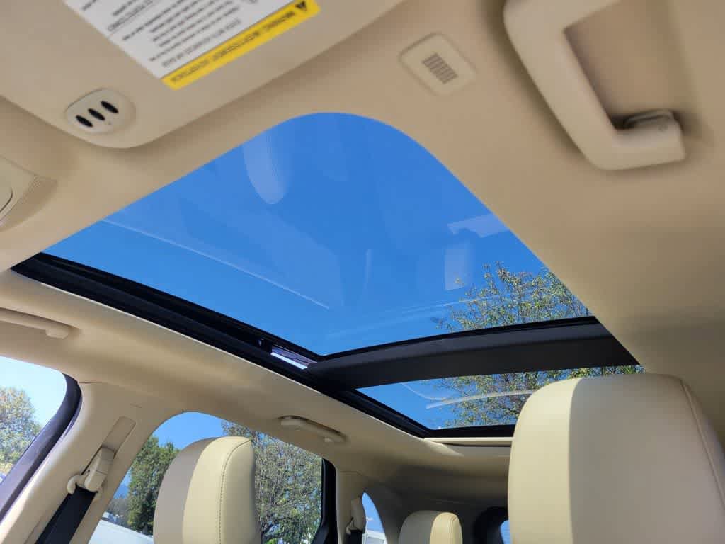 Certified 2022 Ford Edge SEL w/ Convenience Package AWD/4WD image 11
