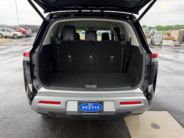 Used 2025 Nissan Pathfinder SL AWD/4WD image 7