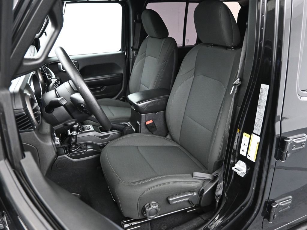 Used 2018 Jeep Wrangler Unlimited Sport image 11