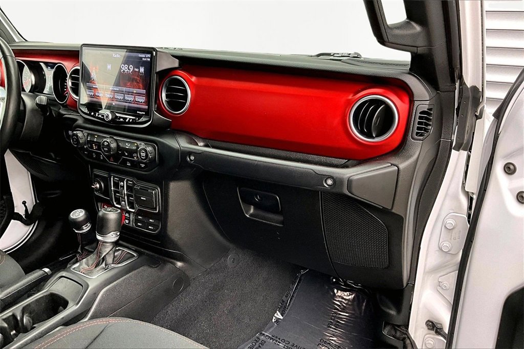 Used 2021 Jeep Gladiator Rubicon w/ Cold Weather Group image 17
