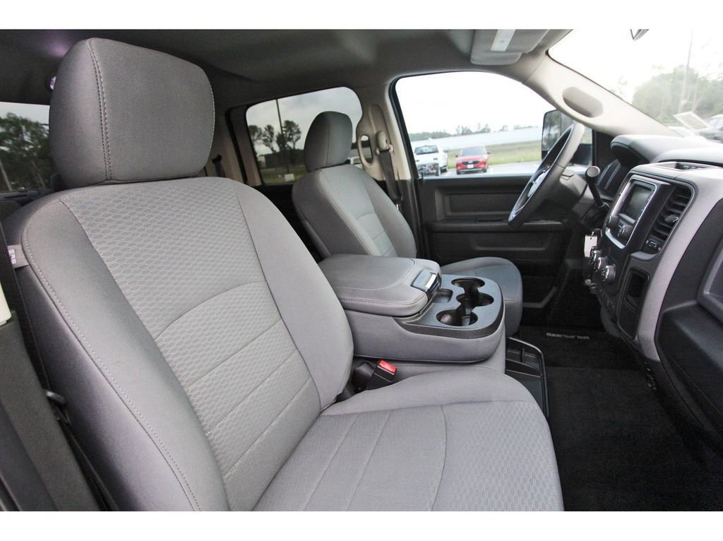 Used 2018 RAM 2500 Tradesman w/ Chrome Appearance Group image 28