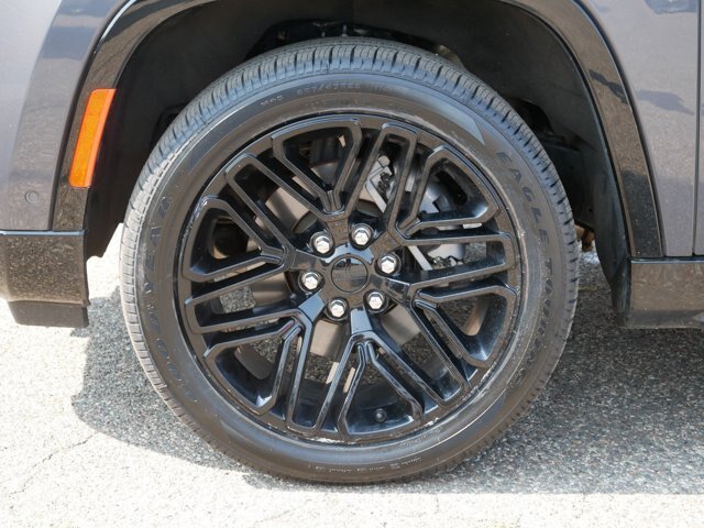 Used 2024 Jeep Wagoneer Series II AWD/4WD image 9