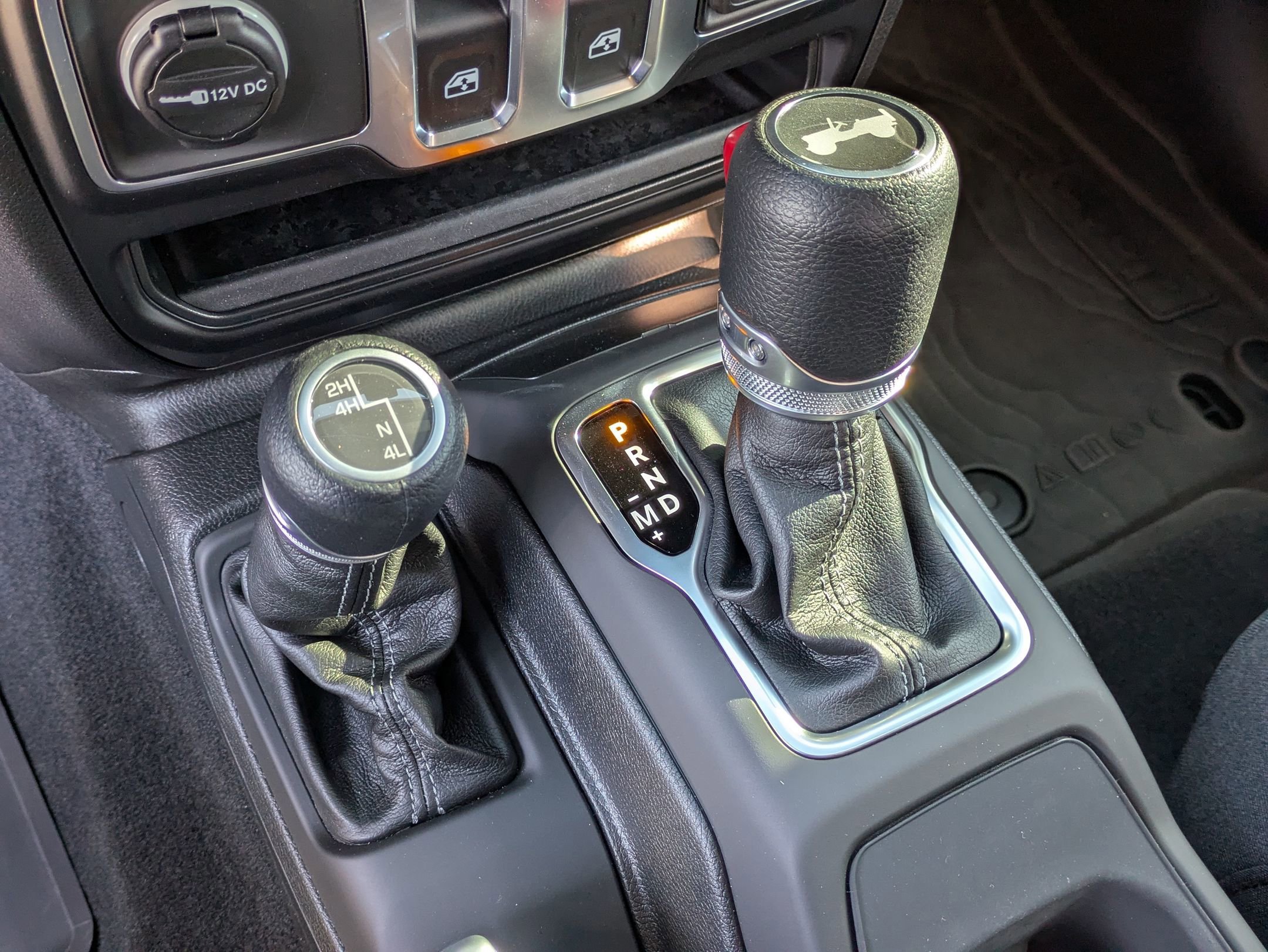 Used 2025 Jeep Wrangler Sport image 26