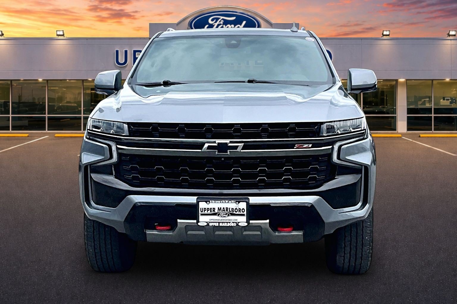 Used 2022 Chevrolet Suburban Z71 w/ Luxury Package AWD/4WD image 3