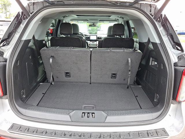 Certified 2022 Ford Explorer XLT w/ Equipment Group 202A image 30