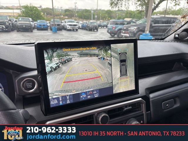 Used 2025 Toyota 4Runner Limited AWD/4WD image 18