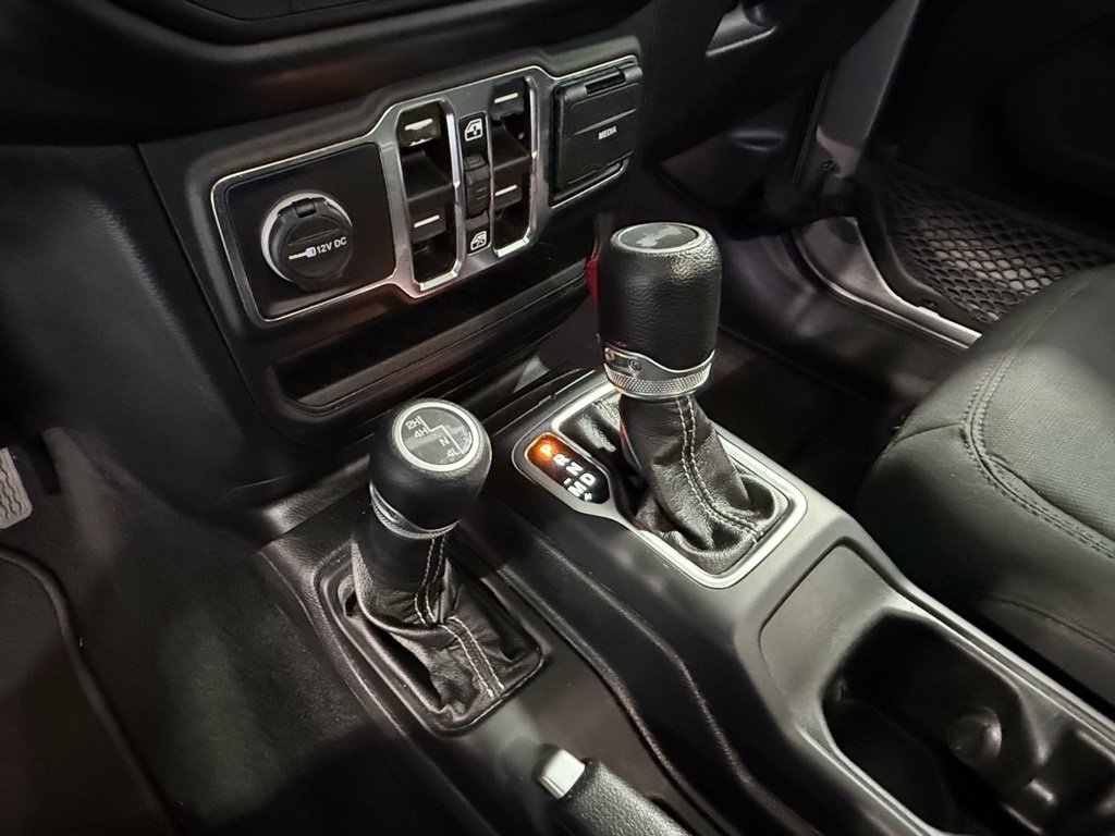 Used 2020 Jeep Wrangler Unlimited Sahara image 17