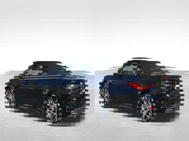 Used 2021 BMW 430i Convertible image 3