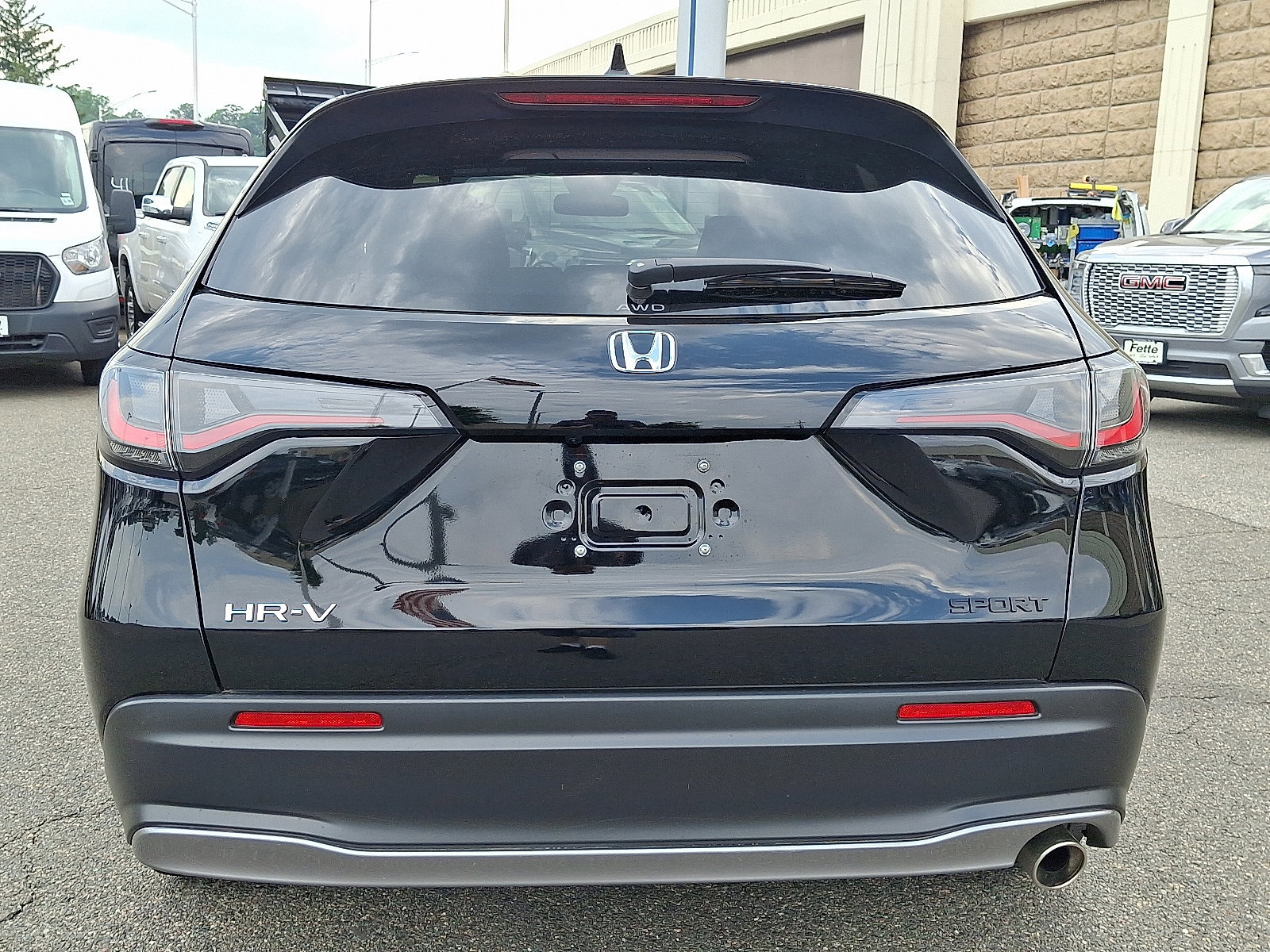 Used 2025 Honda HR-V Sport image 3