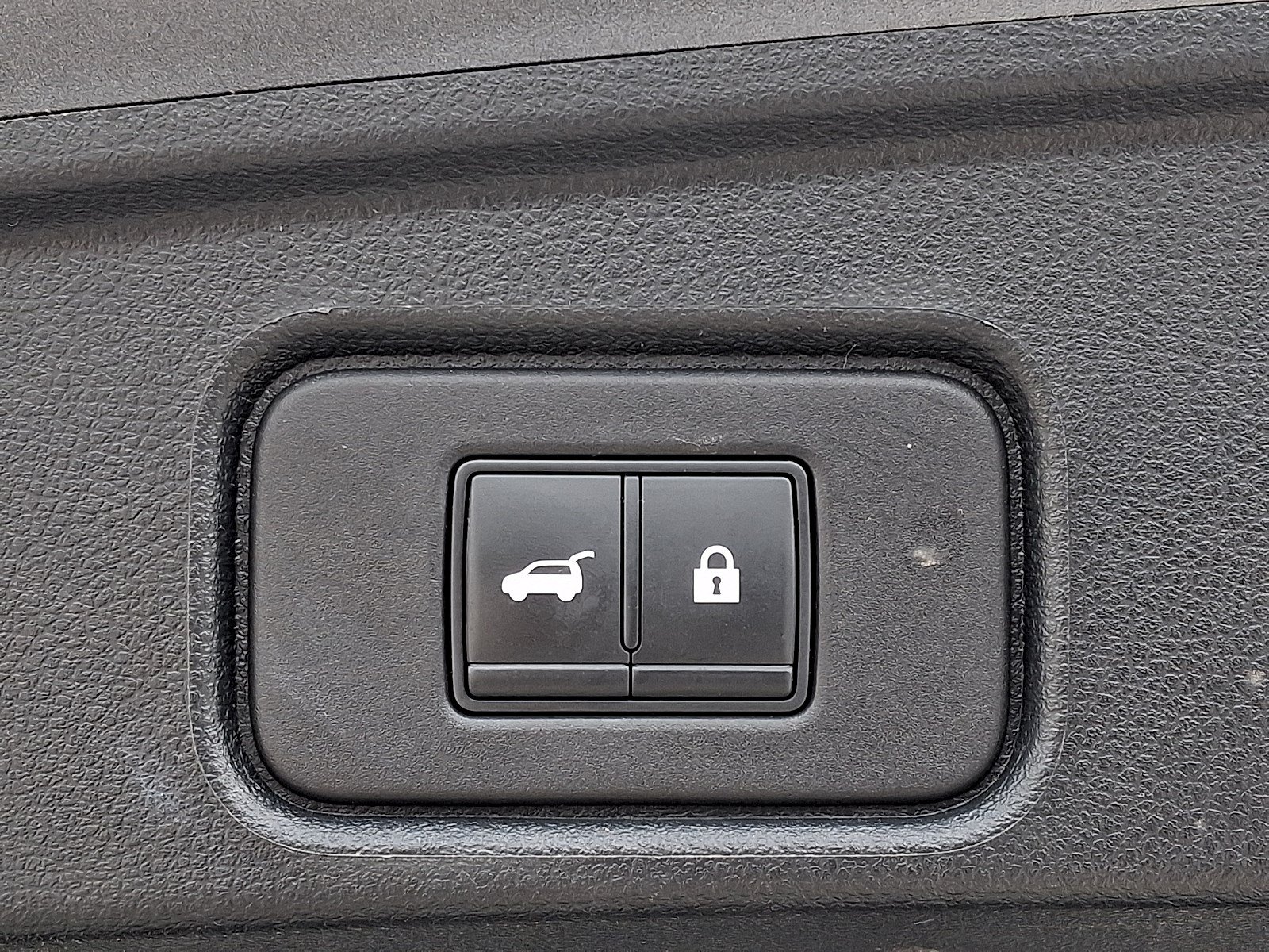 Used 2022 Nissan Pathfinder SL AWD/4WD image 29