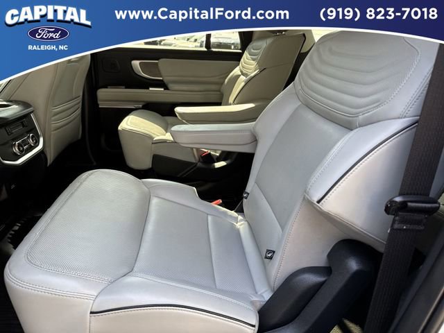 Certified 2025 Ford Expedition Max Platinum w/ Platinum Ultimate Package AWD/4WD image 18