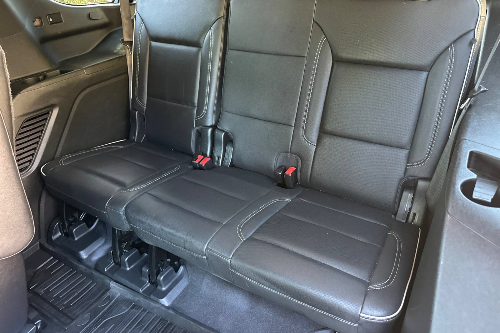 Used 2022 GMC Yukon SLT w/ SLT Premium Package AWD/4WD image 18