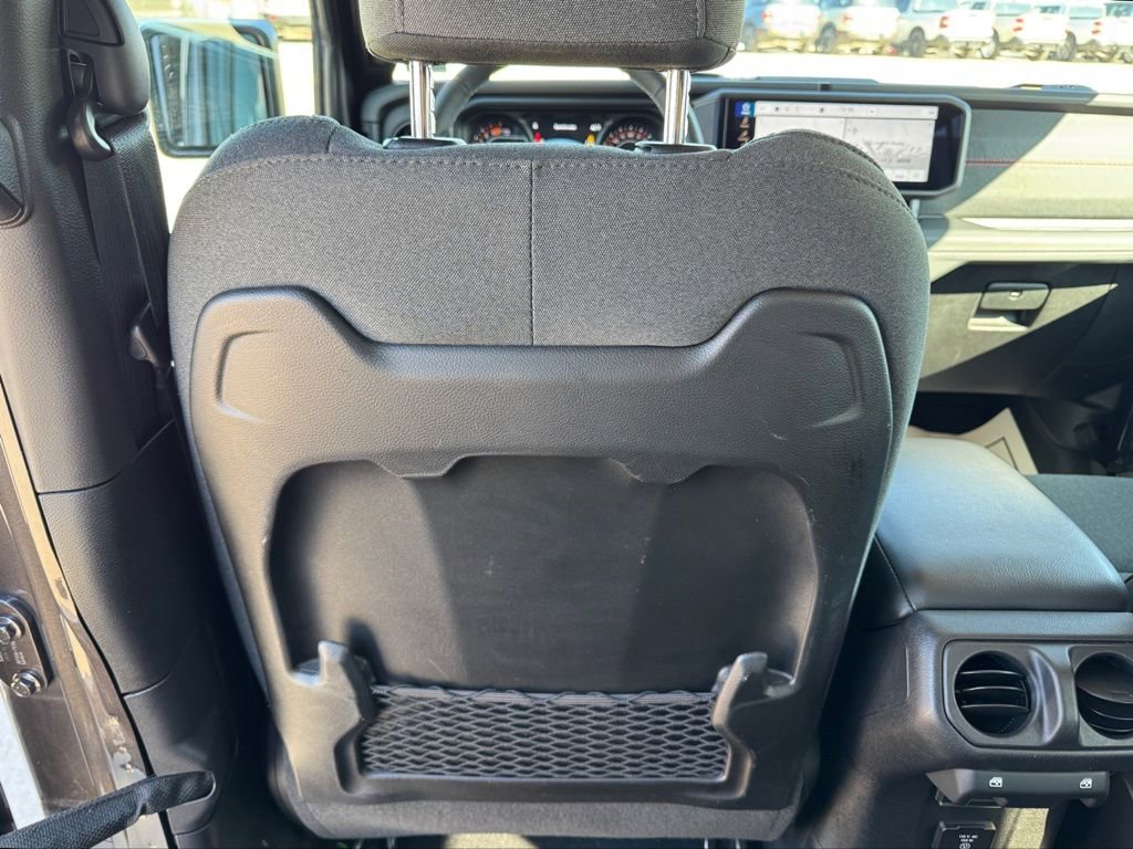 Used 2025 Jeep Wrangler Unlimited Rubicon AWD/4WD image 29