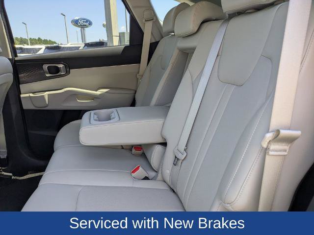 Used 2022 Kia Sorento S w/ Panoramic Sunroof Package FWD image 16