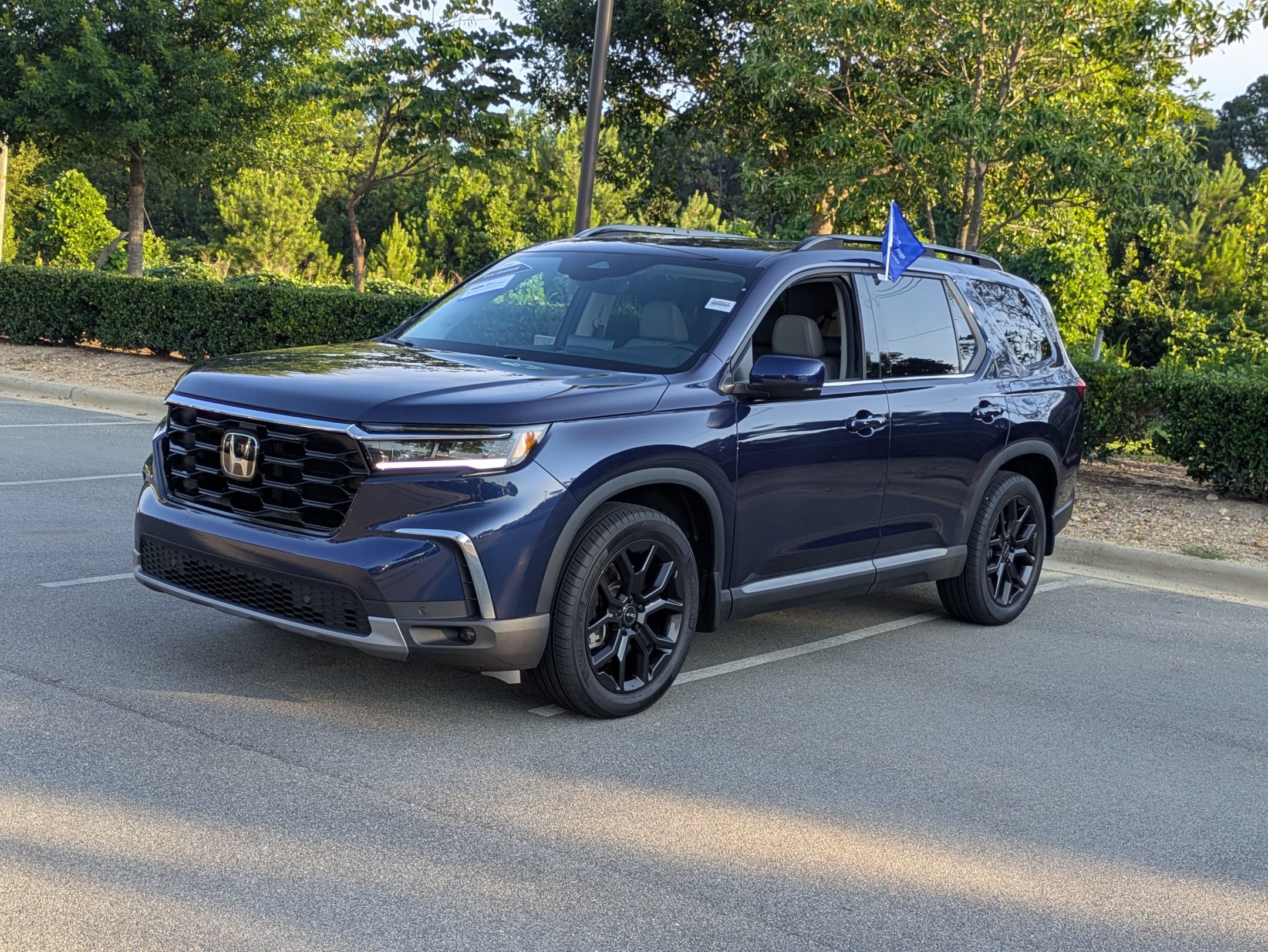 Used 2025 Honda Pilot Touring image 8