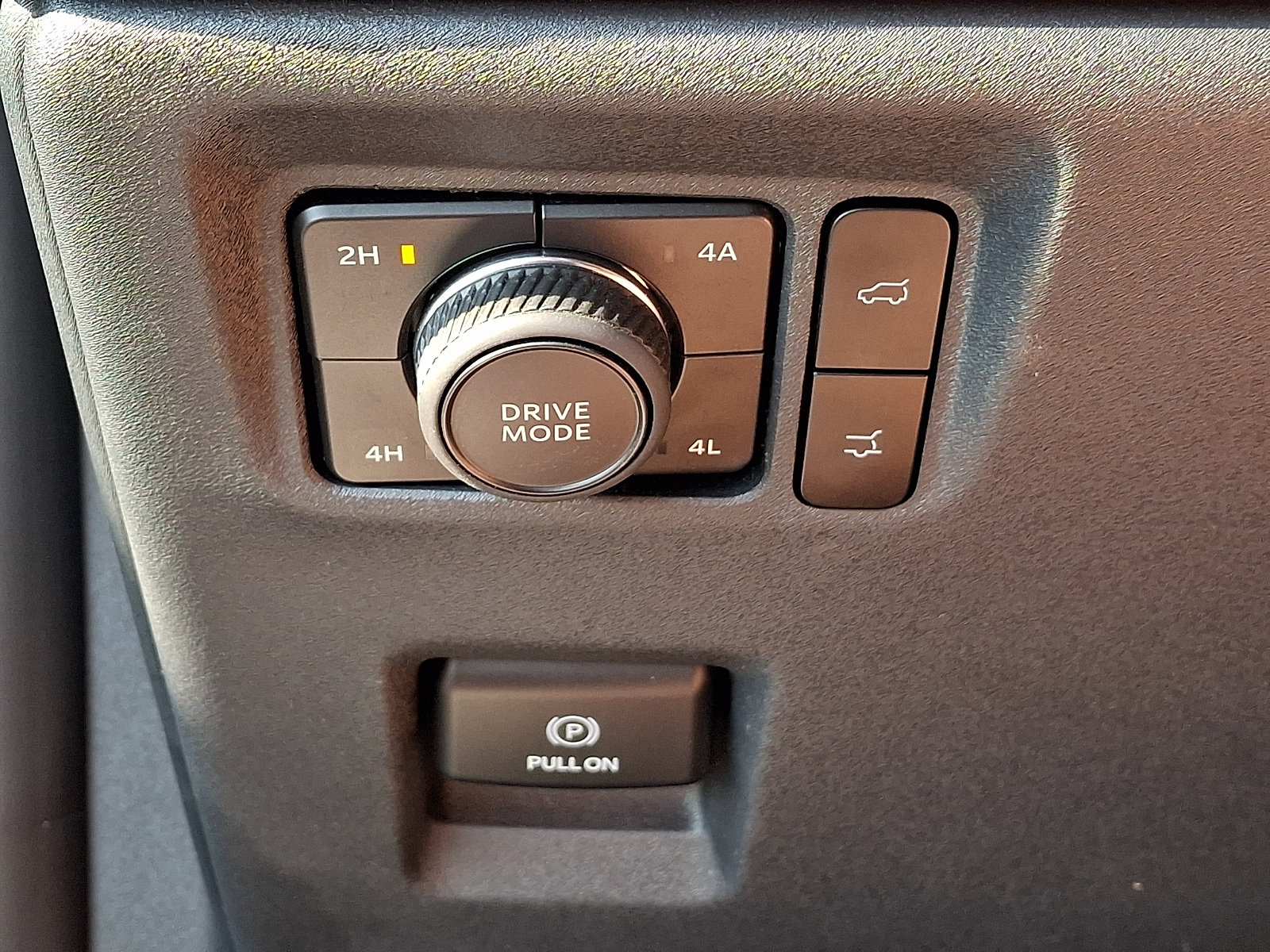 Certified 2025 Ford Expedition Active AWD/4WD image 29