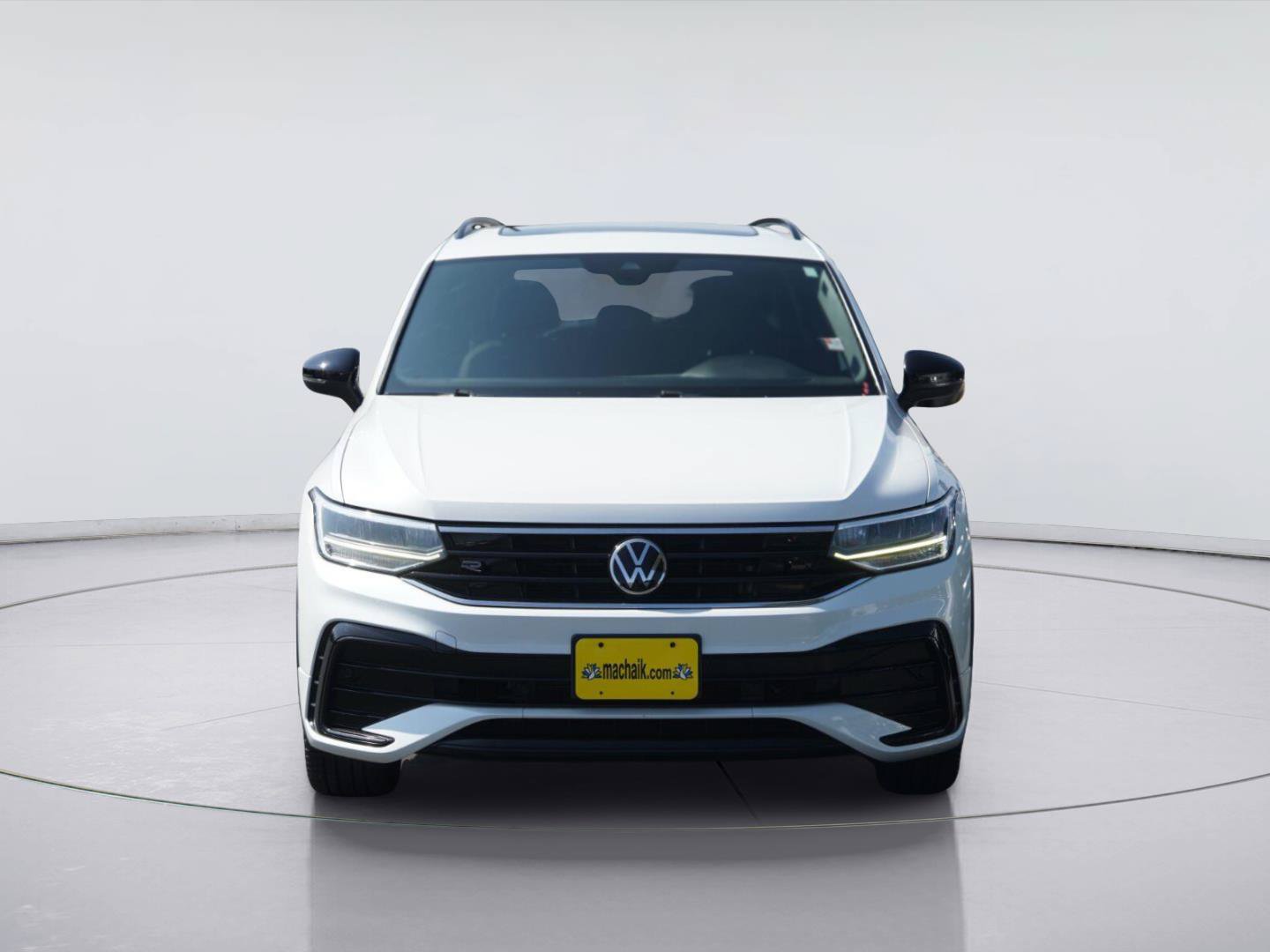 Used 2022 Volkswagen Tiguan SE R-Line FWD image 3