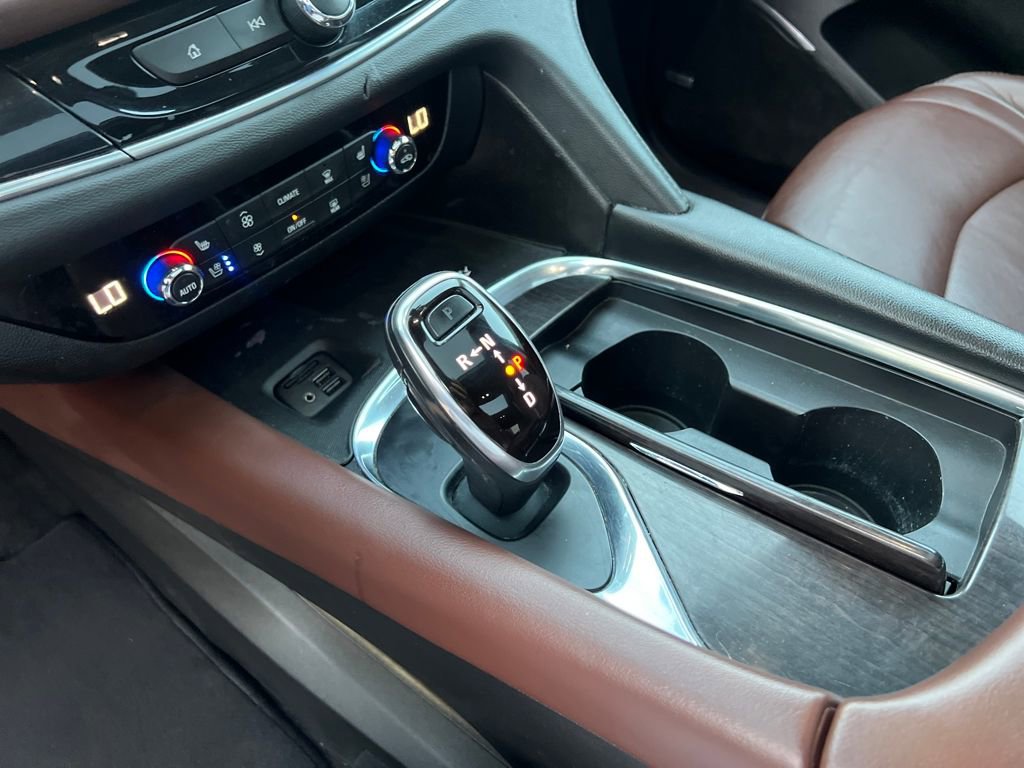 Used 2021 Buick Enclave Avenir w/ Avenir Technology Package image 24