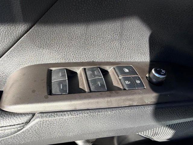 Used 2022 Toyota Camry XSE w/ Cold Weather Package image 19