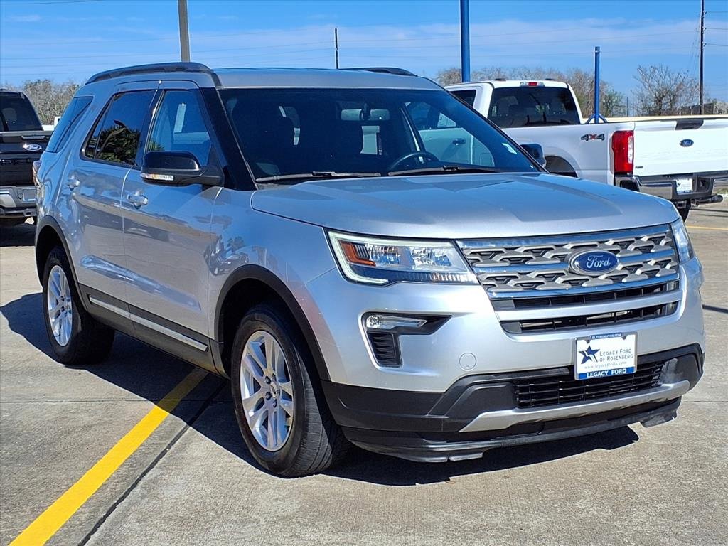 Certified 2018 Ford Explorer XLT w/ Equipment Group 201A image 7