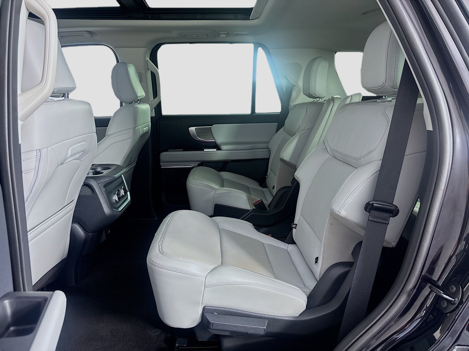 Certified 2025 Ford Expedition Platinum AWD/4WD image 26