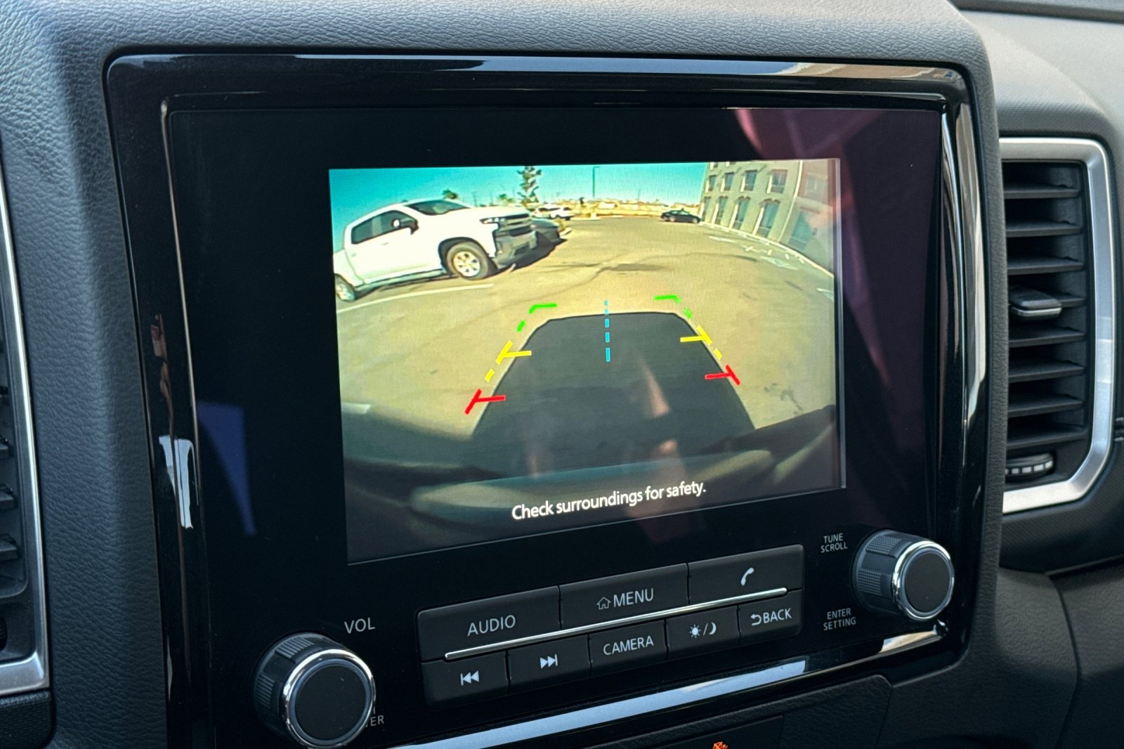 Used 2022 Nissan Frontier SV image 17