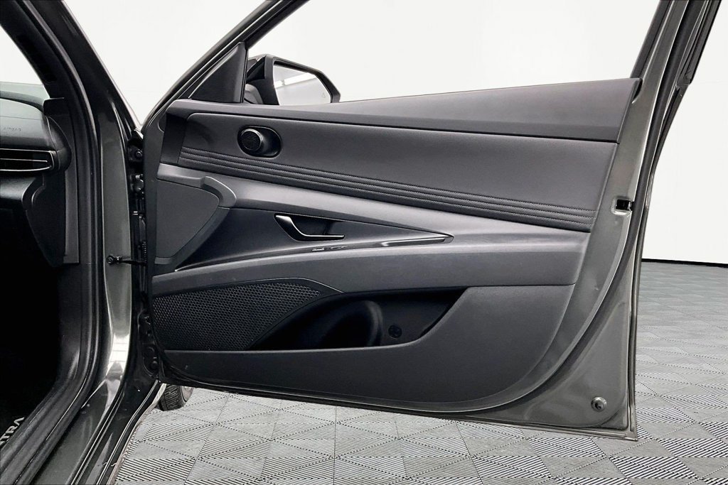 Used 2025 Hyundai Elantra Sport FWD image 24