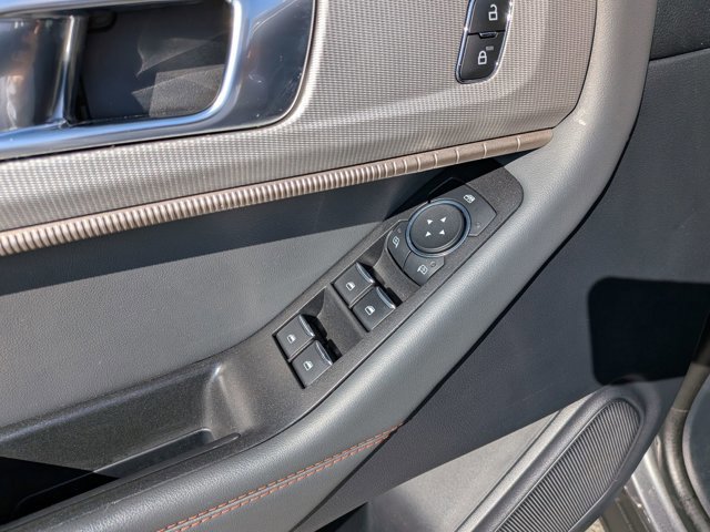 Certified 2025 Ford Explorer Active w/ Active Comfort Package AWD/4WD image 14
