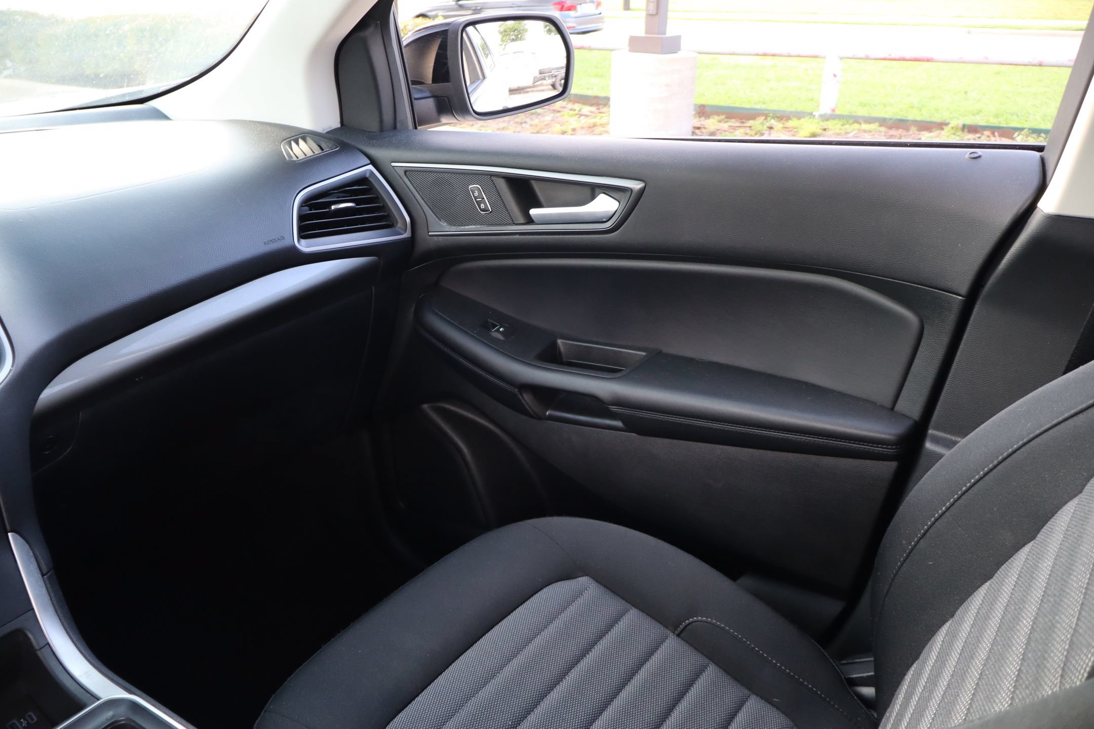 Certified 2022 Ford Edge SE w/ Black Appearance Package AWD/4WD image 24